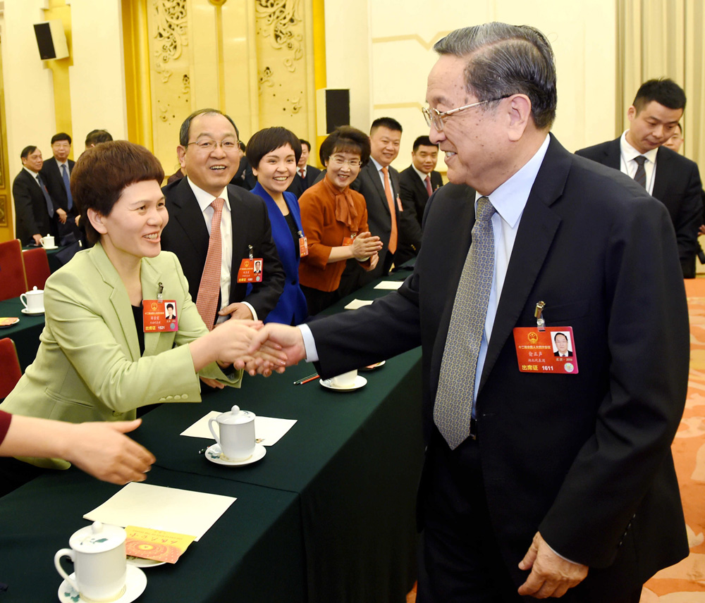 中共中央政治局常委、全国政协主席俞正声参加河南代表团审议，并亲切接见参会代表